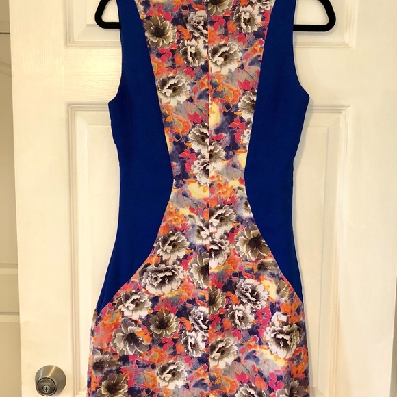 NWOT SKIES ARE BLUE Floral & Blue Bodycon Dress - Picture 6 of 6